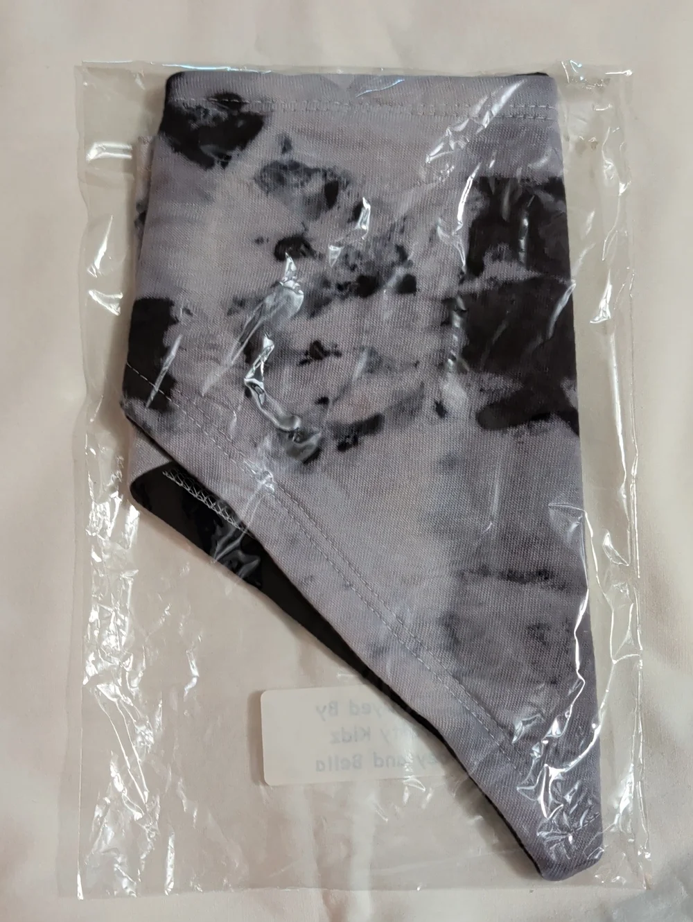 NWOT Tie-Dye Triangle Pet Bandana / Baby Bandaid Bib in Black And Gray